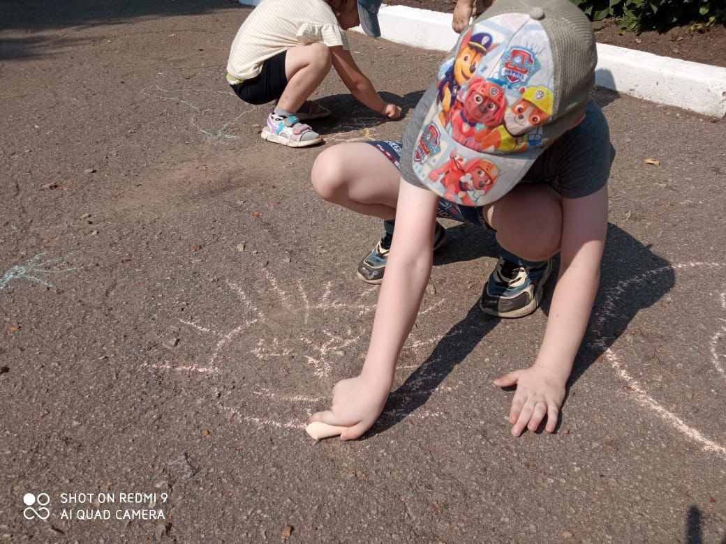 16 июля — День рисования на асфальте.