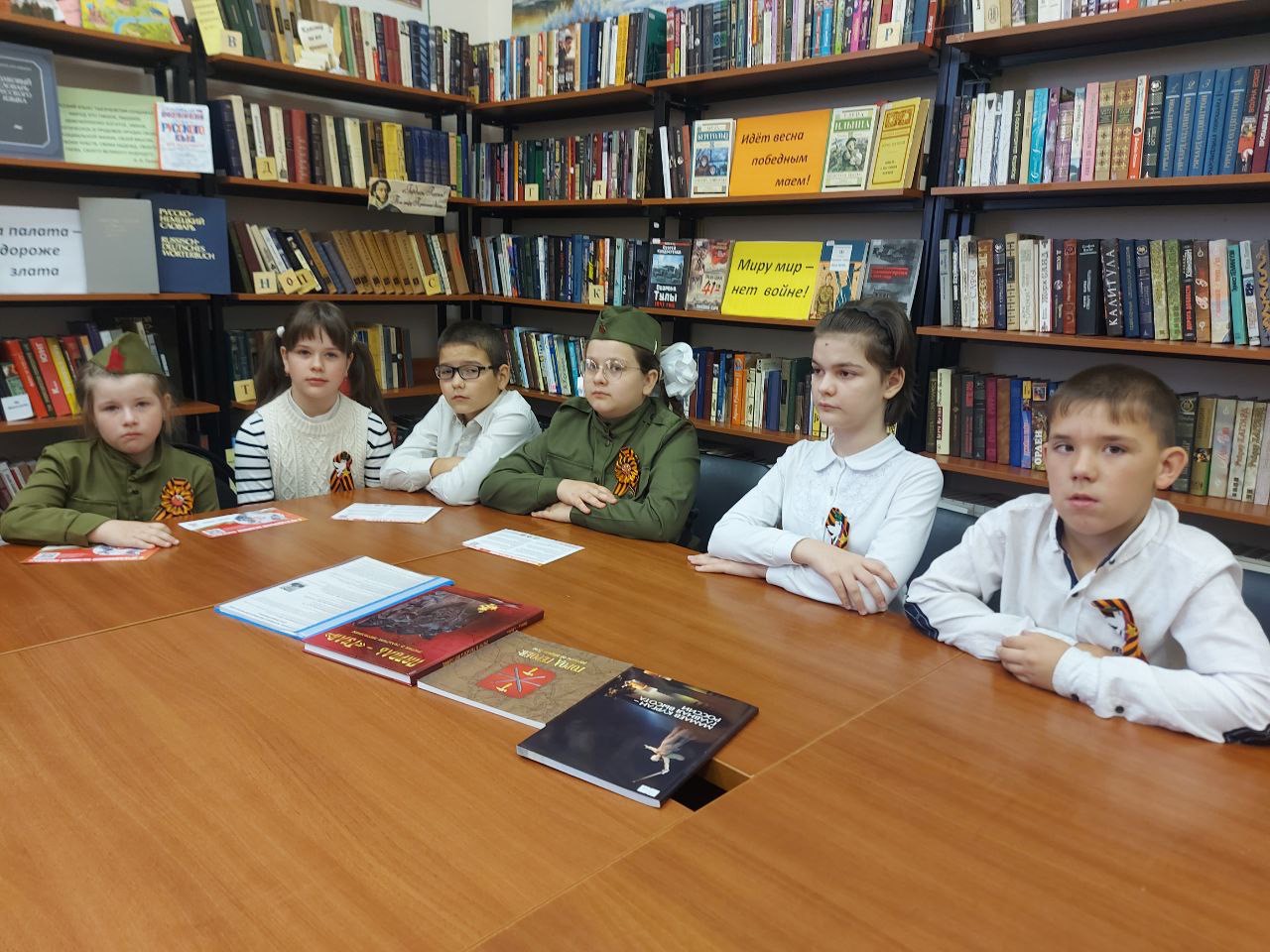 «Урок Победы»: дети рисуют историю.