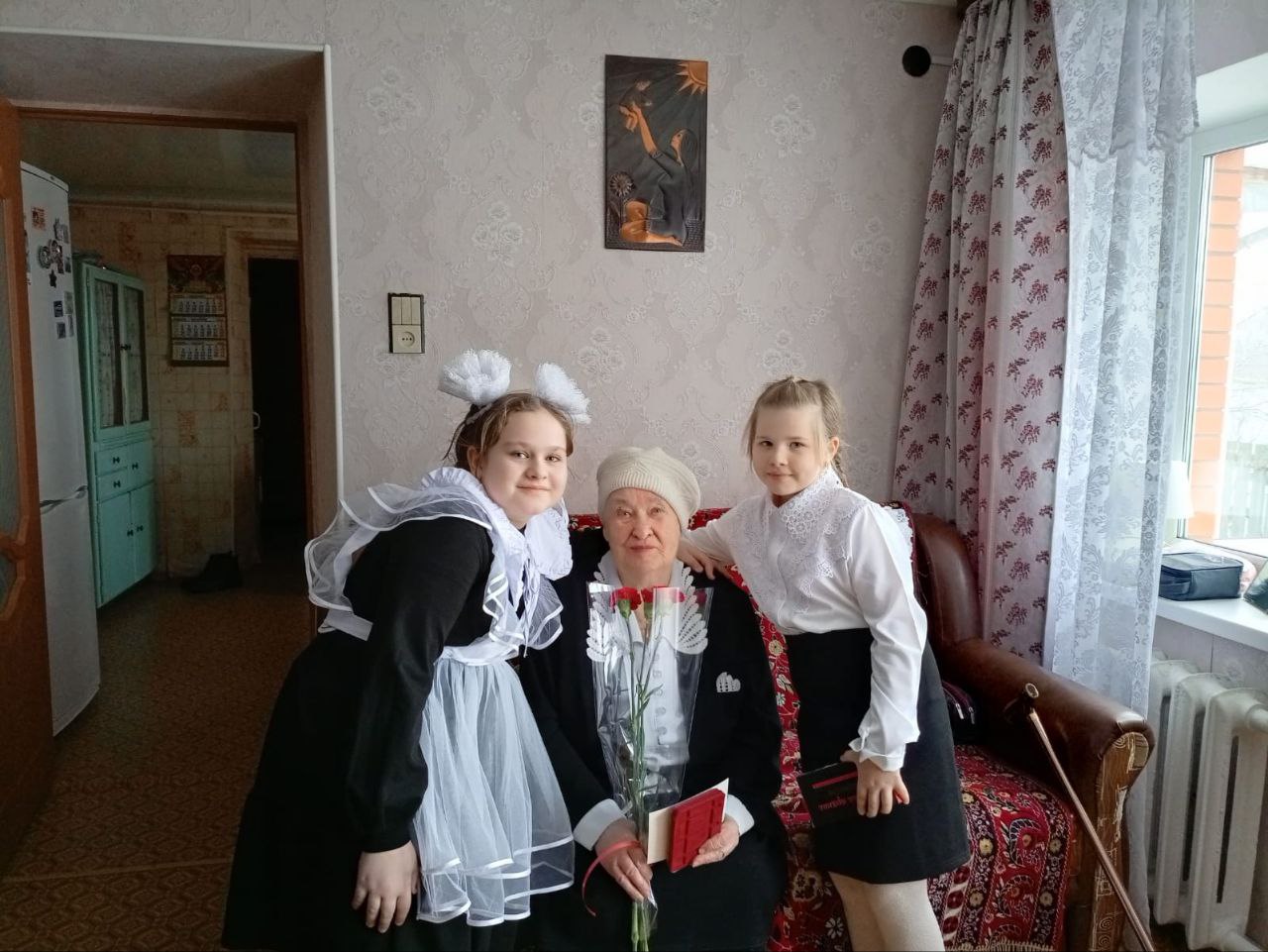 «...и в сердце надежда живет. Что мир тот, что дедами был отвоеван, нами будет сохранен!».