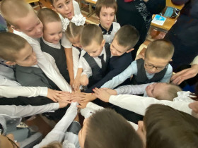 Торжественная церемония посвящения учеников начальных классов в Орлята России.